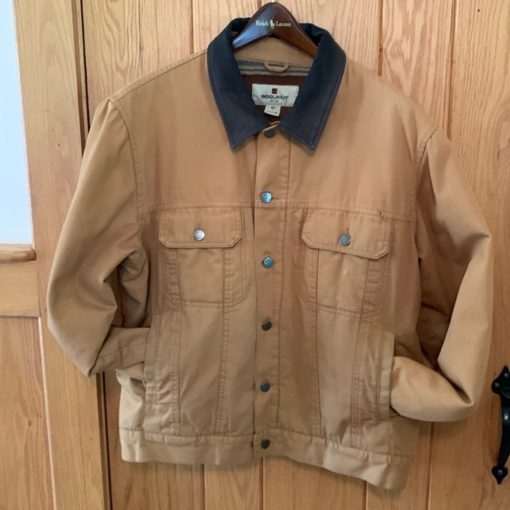 Men’s Woolrich canvas jacket.